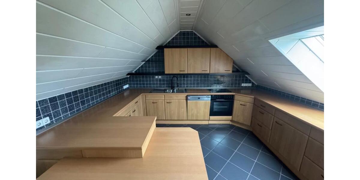 Dachgeschoßwohnung Delbrück - 4 Zimmer, 155 m&sup2;, 1.200&euro; | Angebot:26496379