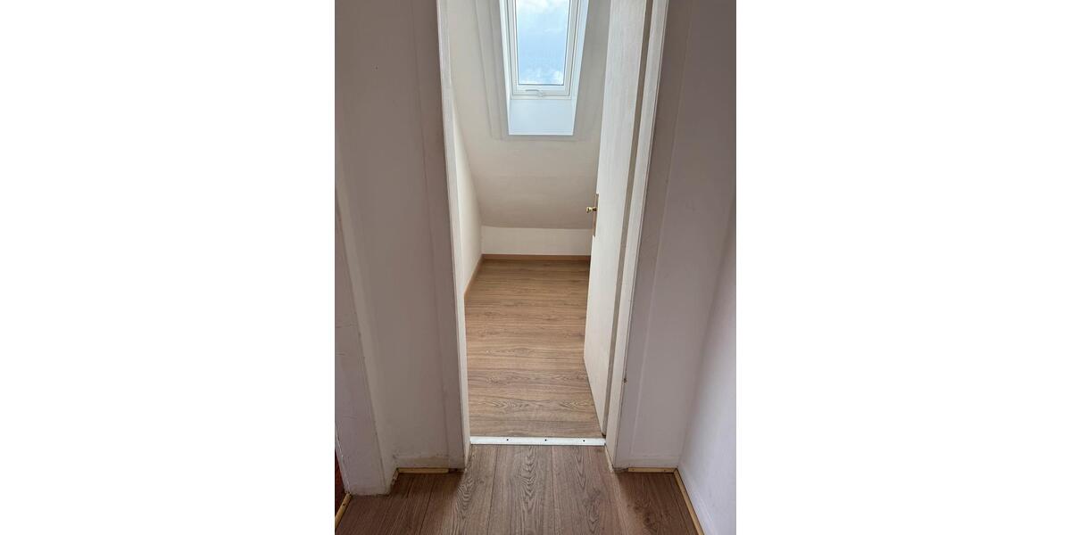 Dachgeschoßwohnung Beckum - 1.5 Zimmer, 32 m&sup2;, 320&euro; | Angebot:25981119
