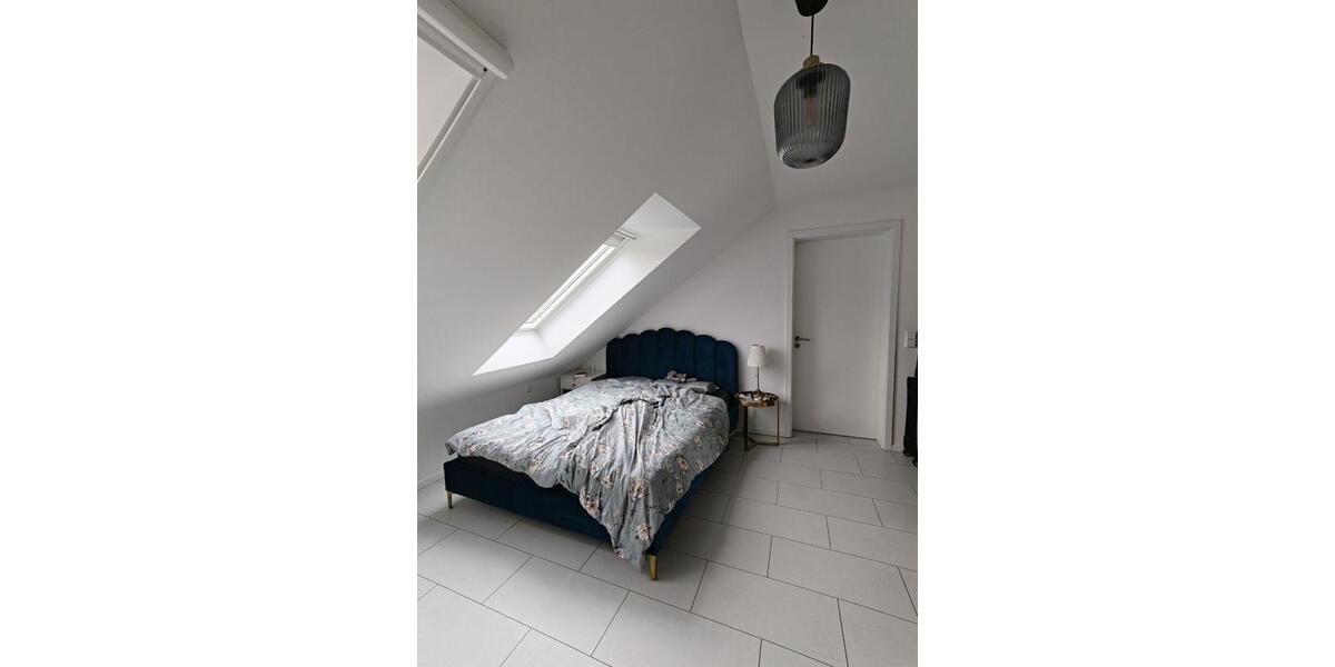 Dachgeschoßwohnung Gütersloh - 3 Zimmer, 170 m&sup2;, 1.710&euro; | Angebot:25974791