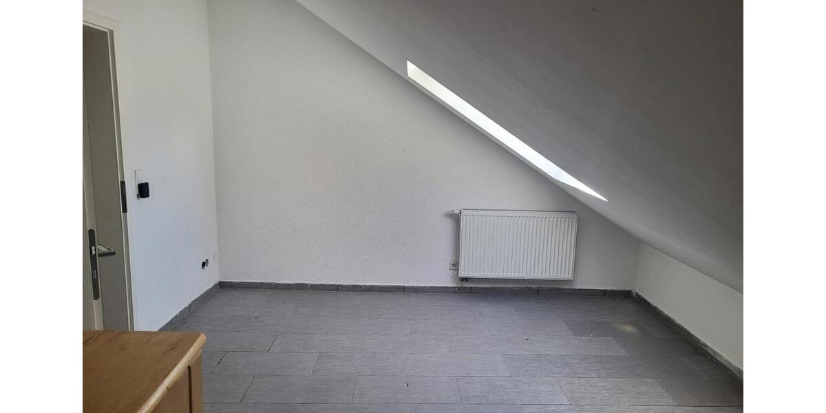 Dachgeschoßwohnung Lippstadt Overhagen - 1 Zimmer, 13 m&sup2;, 250&euro; | Angebot:26087010