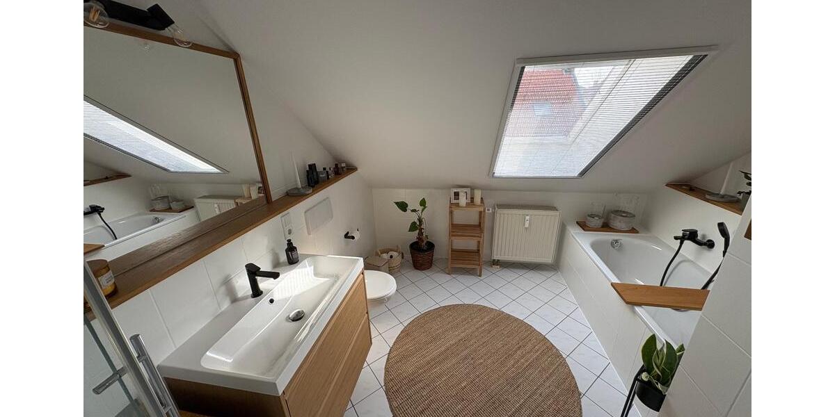 Dachgeschoßwohnung Lippstadt - 2 Zimmer, 75 m&sup2;, 1.055&euro; | Angebot:25402728