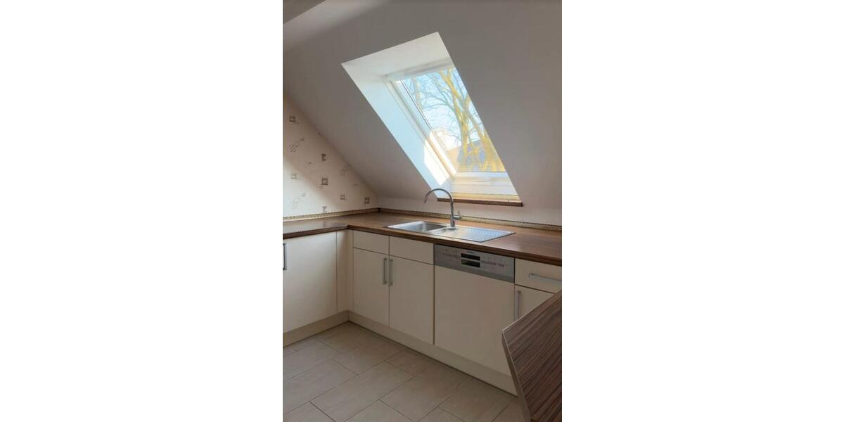 Dachgeschoßwohnung Gütersloh - 4 Zimmer, 120 m&sup2;, 900&euro; | Angebot:26689924