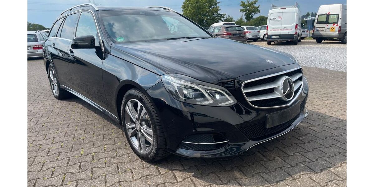 Mercedes-Benz E 200 160.276 km 15.998 &euro; Paderborn 33106