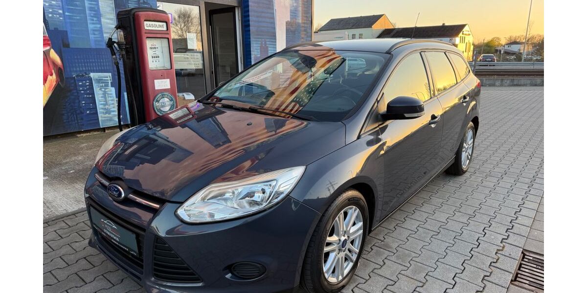 Ford Focus 108.000 km 6.599 &euro; Paderborn 33104