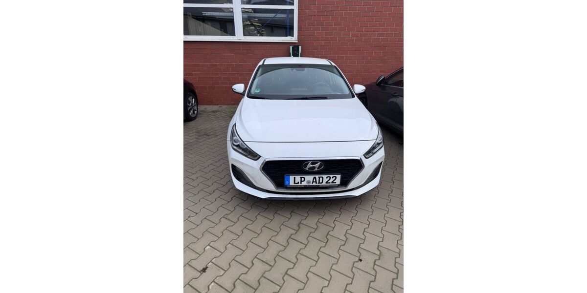 Hyundai i30 96.600 km 14.900 &euro; Effeln, Anröchte 59609