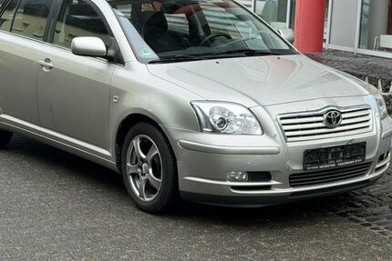 Toyota Avensis 280.000 km 1.499 &euro; Paderborn 33100