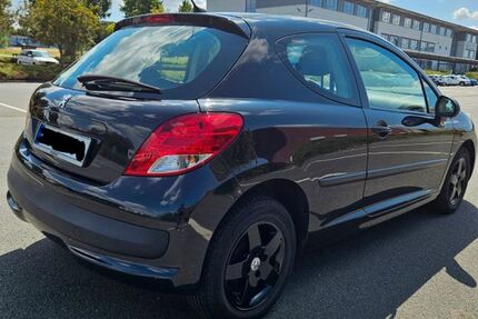 Peugeot 207 140.000 km 800 &euro; Paderborn 33098