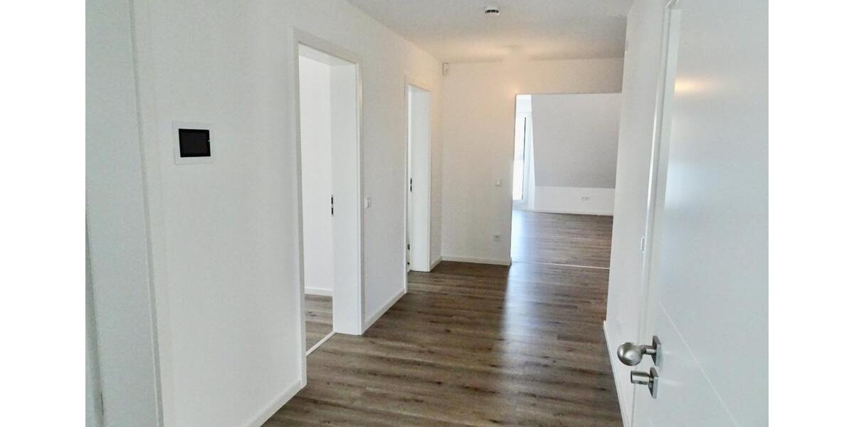 Dachgeschoßwohnung Paderborn Elsen - 4 Zimmer, 134 m&sup2;, 1.600&euro; | Angebot:25933364
