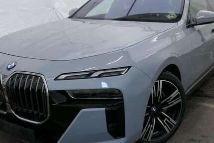 BMW 740 14.100 km 93.740 &euro; Paderborn 33100