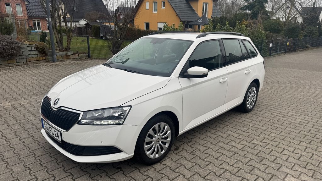 Skoda Fabia 97.500 km 9.500 &euro; Bad Sassendorf 59505