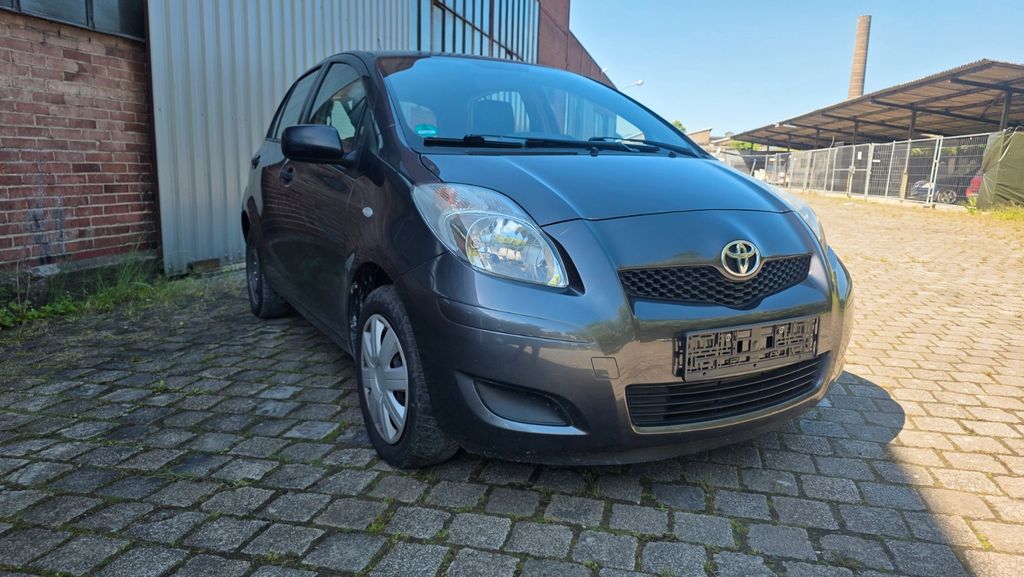 Toyota Yaris 160.000 km 1.999 &euro; Lippstadt 59557