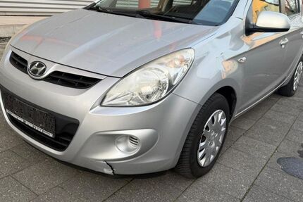Hyundai i20 174.000 km 2.699 &euro; Paderborn 33100