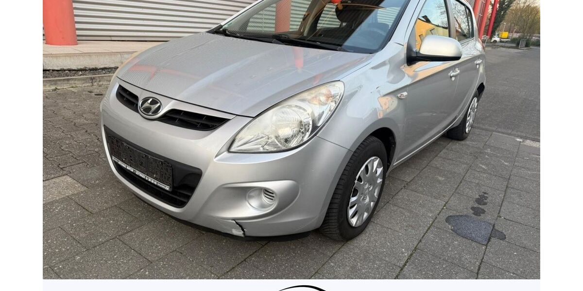 Hyundai i20 174.000 km 2.699 &euro; Paderborn 33100