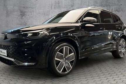 VW Tiguan 5.000 km 52.555 &euro; Paderborn 33100