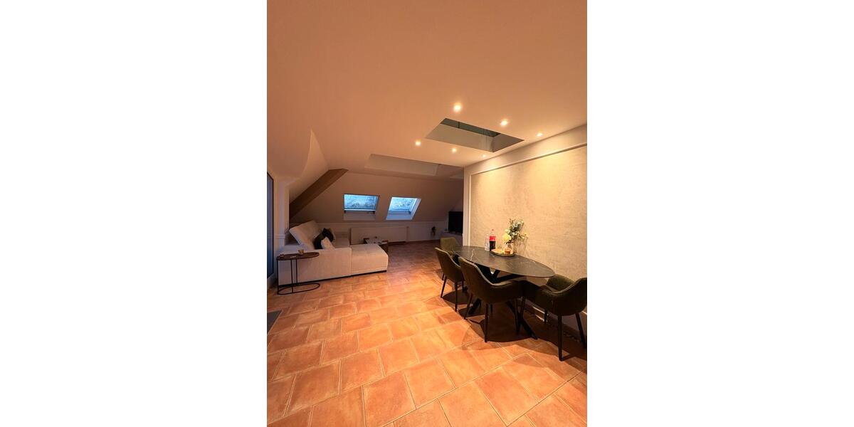 Dachgeschoßwohnung Gütersloh - 2 Zimmer, 85 m&sup2;, 1.100&euro; | Angebot:26041681