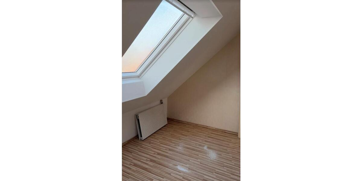 Dachgeschoßwohnung Gütersloh - 4 Zimmer, 120 m&sup2;, 900&euro; | Angebot:26689924