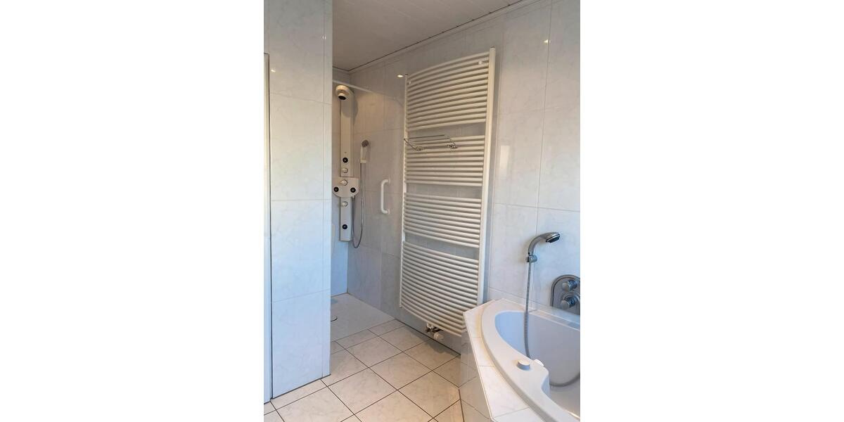 Einfamilienhaus Paderborn Elsen - 6 Zimmer, 250 m&sup2;, 2.000&euro; | Angebot:24515527