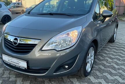 Opel Meriva 82.000 km 5.990 &euro; Paderborn 33102