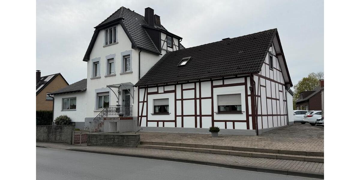 Einfamilienhaus Lippetal - 8 Zimmer, 230 m&sup2;, 350.000&euro; | Angebot:26329281