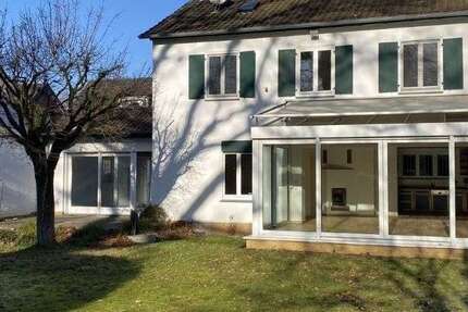 Haus Gütersloh - 5 Zimmer, 156 m&sup2;, 1.560&euro; | Angebot:24858799