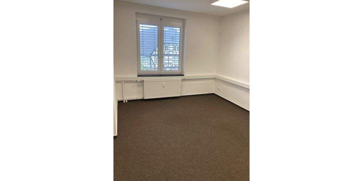 Gewerbeobjekt Erwitte - 6 Zimmer, 115 m&sup2;, 850&euro; | Angebot:25664648