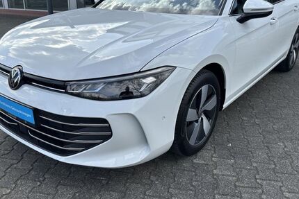 VW Passat Variant 17.978 km 33.999 &euro; Büren 33142