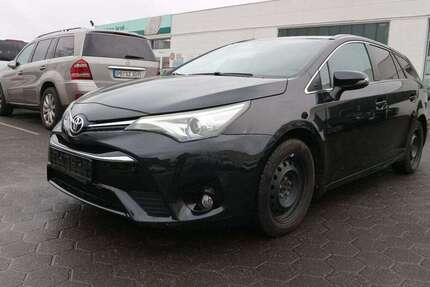 Toyota Avensis 128.319 km 11.990 &euro; Paderborn Schloß-Neuhaus 33104