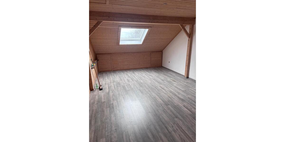 Dachgeschoßwohnung Büren - 3 Zimmer, 70 m&sup2;, 525&euro; | Angebot:25287094