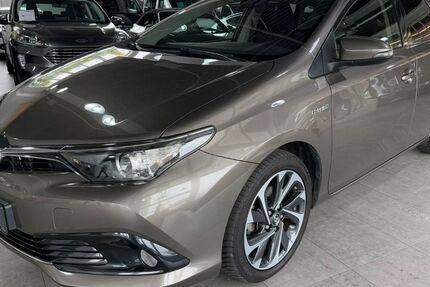 Toyota Auris 139.000 km 12.450 &euro; Paderborn 33106