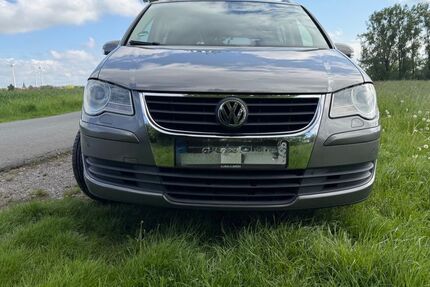 VW Touran 239.000 km 4.200 &euro; Paderborn 33100