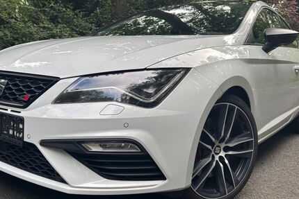 Seat Leon 90.845 km 20.990 &euro; Paderborn 33104