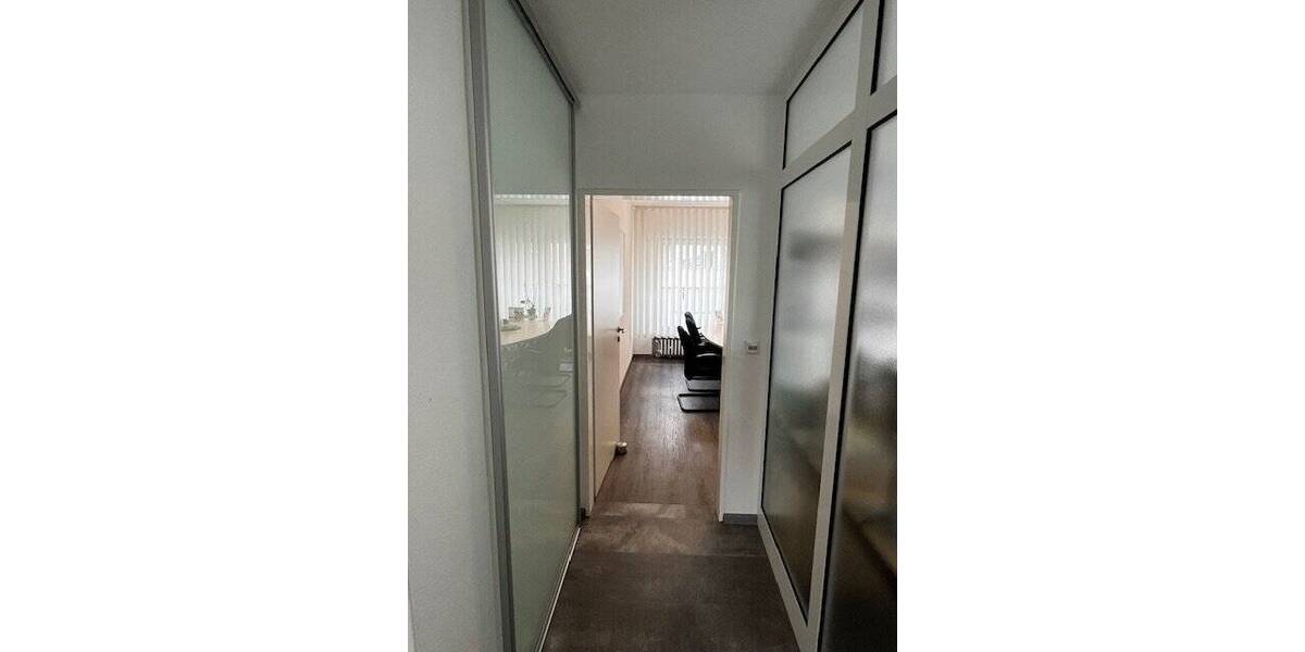 Gewerbeobjekt Lippstadt Kernstadt - 4 Zimmer, 126 m&sup2;, 1.350&euro; | Angebot:25664642