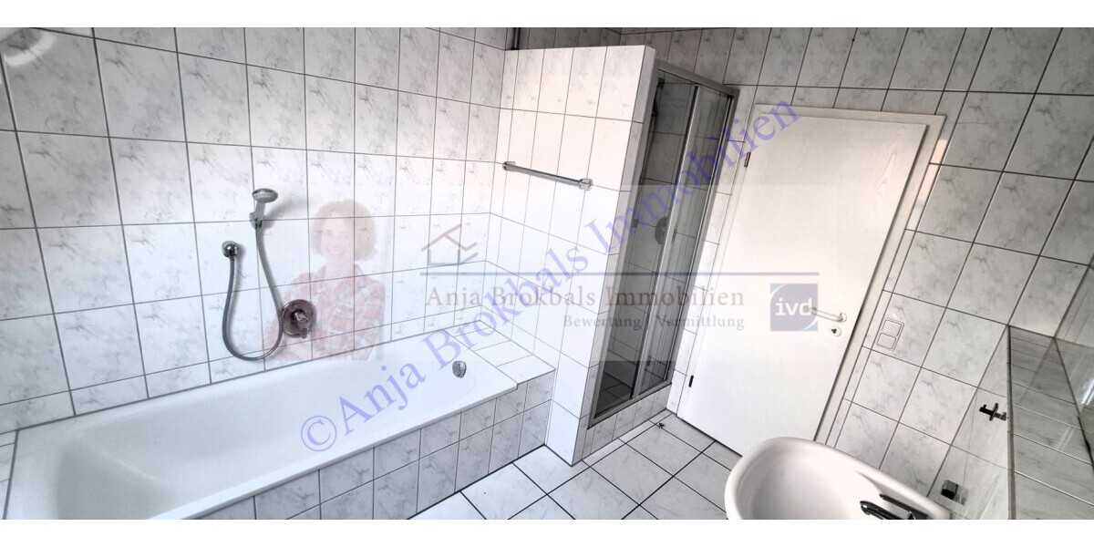 Junge DHH mit Garage Nähe Theater Gütersloh - provisionsfrei für Käufer - Doppelhaushälfte Gütersloh | Angebot:26125042