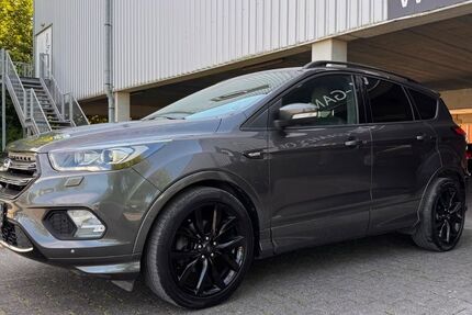 Ford Kuga 93.000 km 11.490 &euro; Paderborn 33102