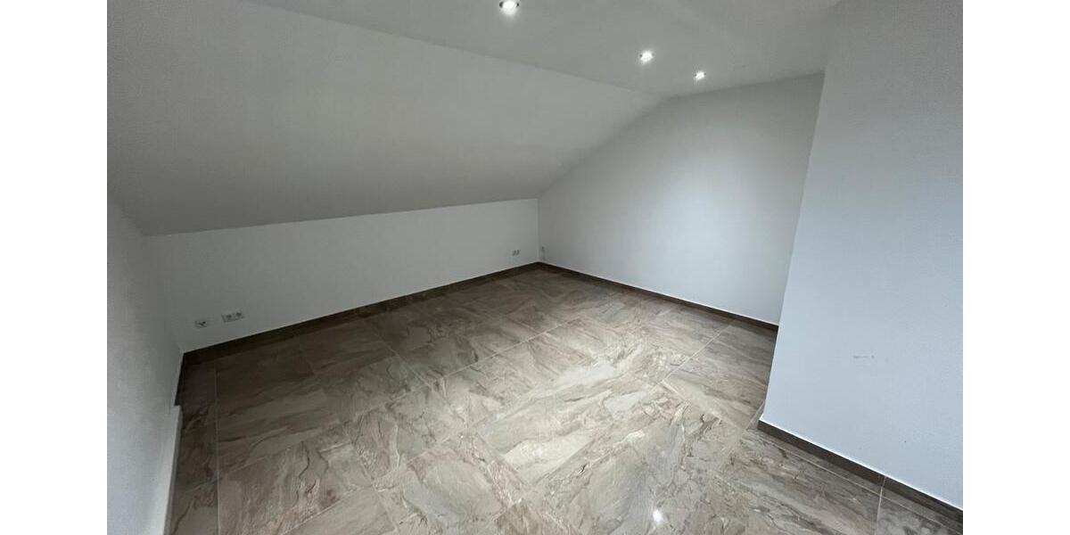 Dachgeschoßwohnung Wadersloh - 4 Zimmer, 100 m&sup2;, 850&euro; | Angebot:25812772