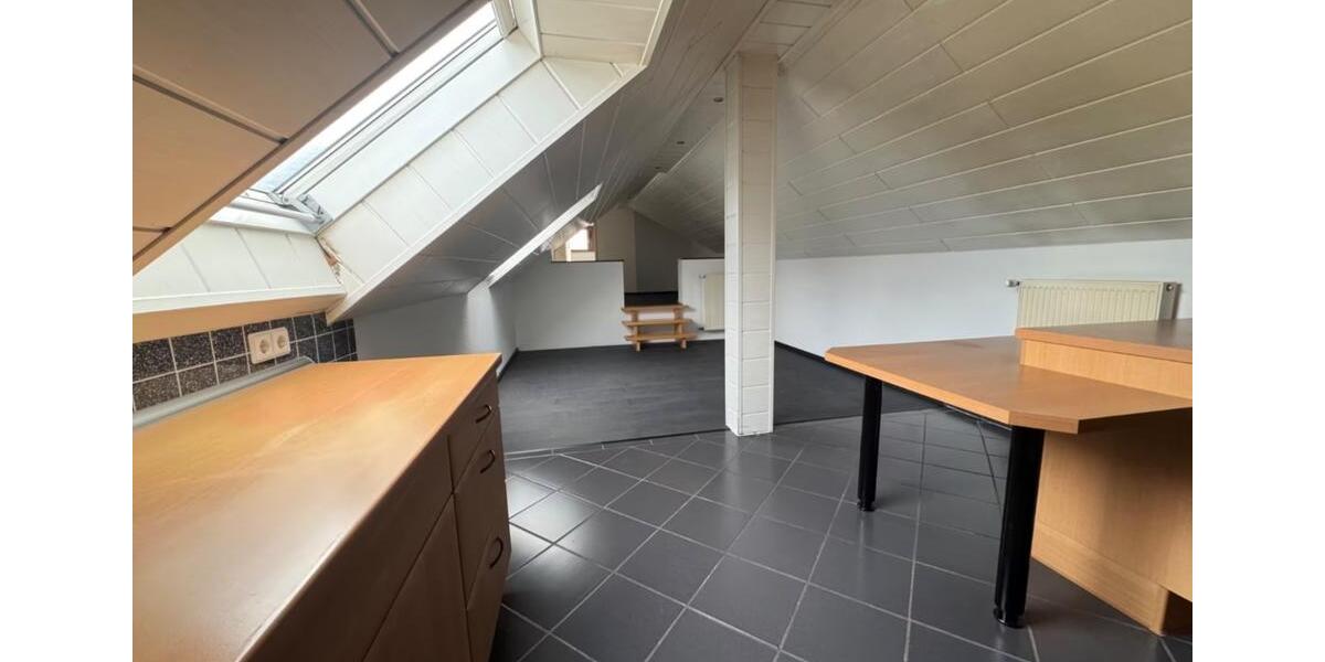 Dachgeschoßwohnung Delbrück - 4 Zimmer, 155 m&sup2;, 1.200&euro; | Angebot:26496379