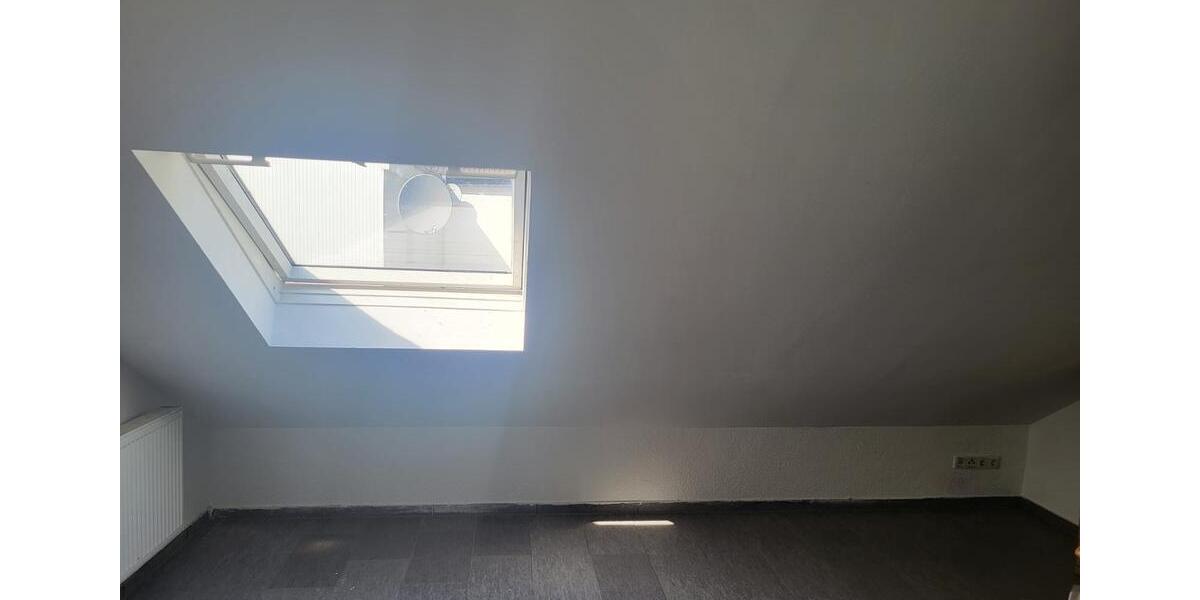 Dachgeschoßwohnung Lippstadt Overhagen - 1 Zimmer, 13 m&sup2;, 250&euro; | Angebot:26087010
