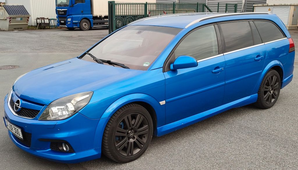 Opel Vectra 184.000 km 8.899 &euro; Anröchte 59609