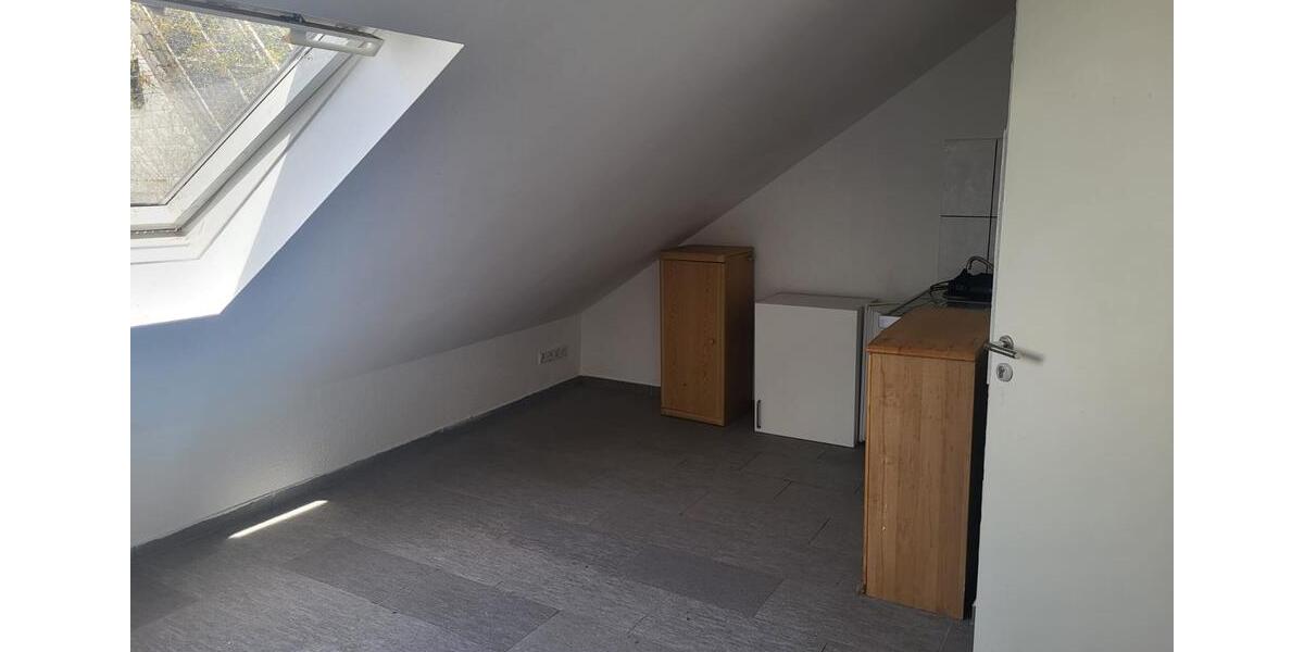Dachgeschoßwohnung Lippstadt Overhagen - 1 Zimmer, 13 m&sup2;, 250&euro; | Angebot:26087010