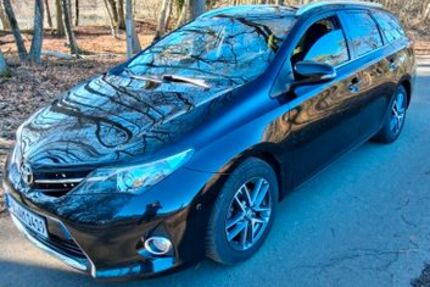 Toyota Auris 121.554 km 11.700 &euro; Paderborn 33104