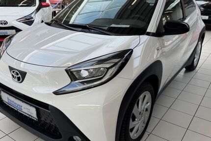 Toyota Aygo (X) 33.000 km 13.890 &euro; Paderborn 33104