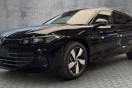 VW Passat 4.500 km 41.795 &euro; Paderborn 33100
