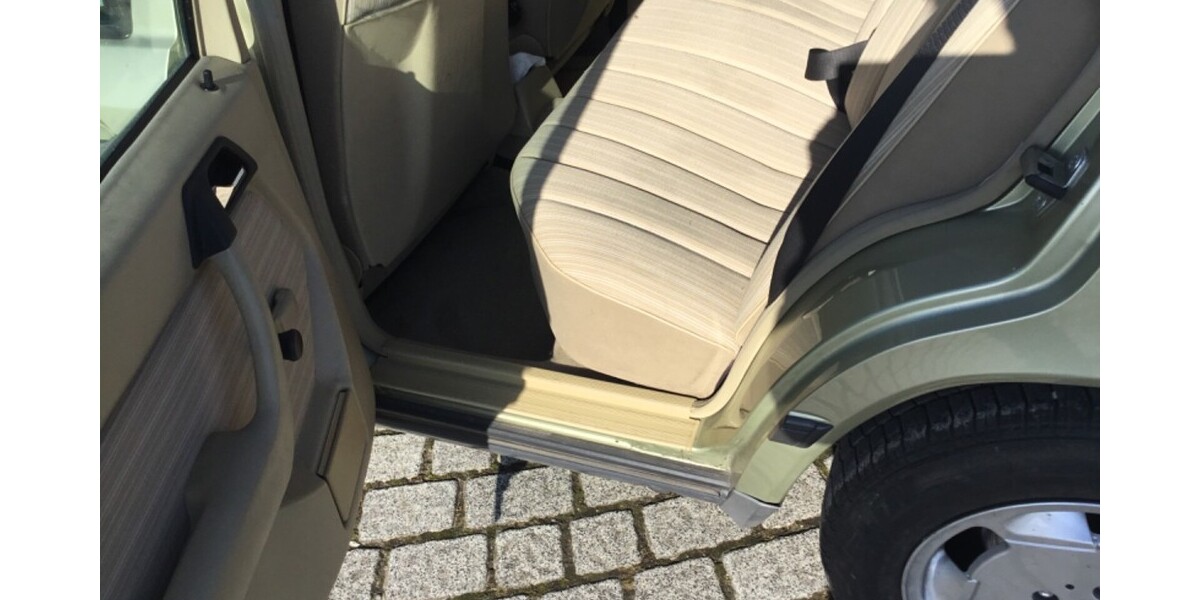 Mercedes-Benz E 230 69.800 km 10.800 &euro; Paderborn 33104