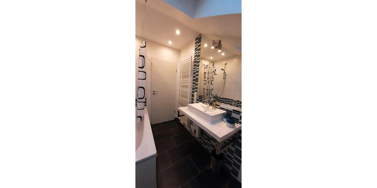 Dachgeschoßwohnung Lippstadt Overhagen - 3 Zimmer, 82 m&sup2;, 986&euro; | Angebot:25968672