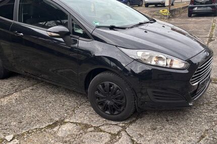 Ford Fiesta 248.801 km 2.690 &euro; Paderborn 33104