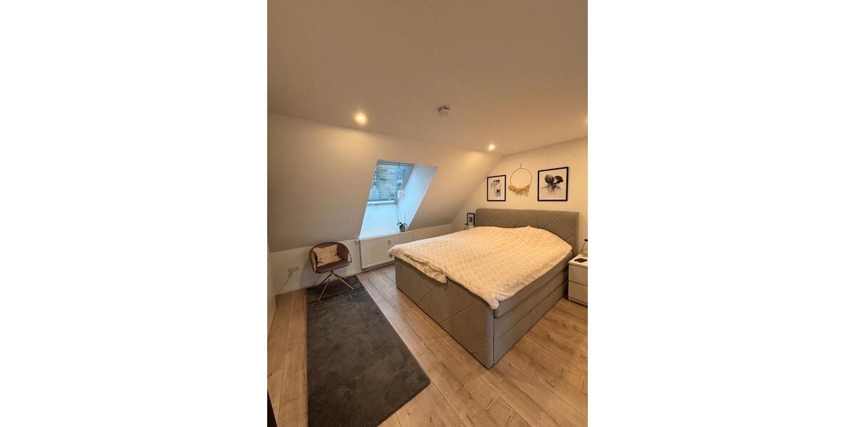Dachgeschoßwohnung Büren - 3 Zimmer, 80 m&sup2;, 850&euro; | Angebot:26561711
