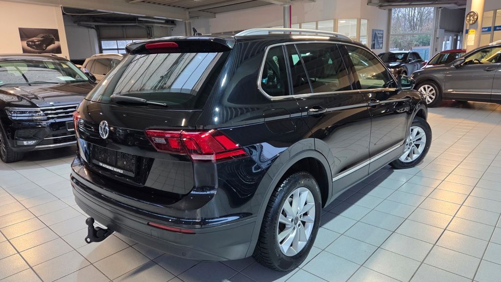 VW Tiguan 88.000 km 18.800 &euro; Salzkotten 33154