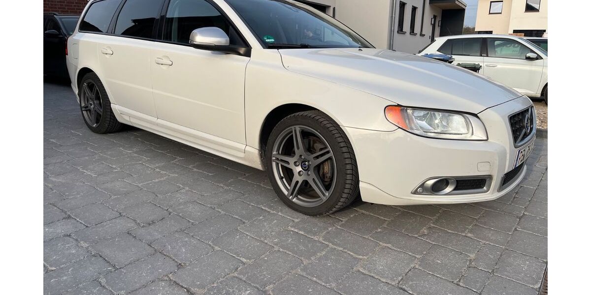 Volvo V70 289.486 km 9.399 &euro; Hövelhof 33161