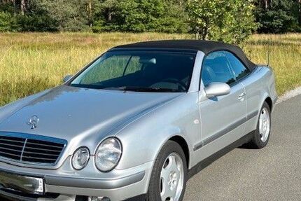 Mercedes-Benz CLK 200 73.700 km 9.500 &euro; Paderborn 33102