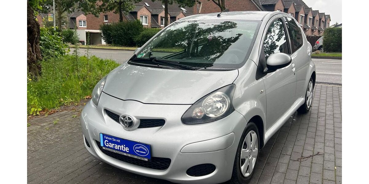 Toyota Aygo (X) 180.477 km 2.490 &euro; Paderborn 33100